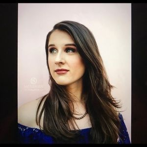 Meet your Posher, Elizabeth